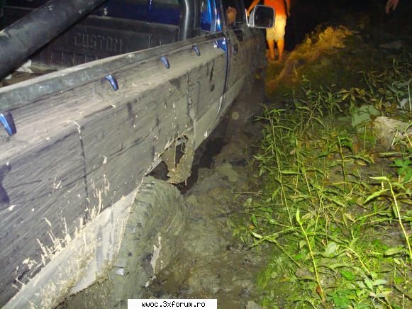 noroiul e pe masura garzii la sol... :zzz: 4x4 sub clar de luna (spre jgheaburi) - part ii