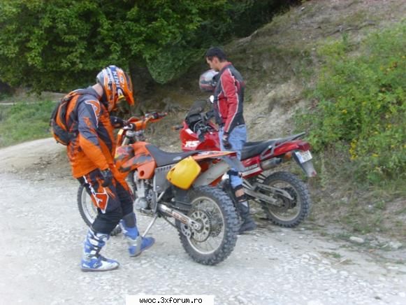 deh...ca de obicei, baietii cu motoarele n-au nici o treaba! :hi: 04.08.2009 - tura de placere in