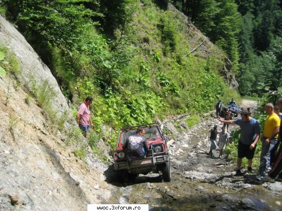 - Soft Offroad cu gasca mare - Urcare Suzuki Samurai - Intalniri la sfarsit de saptamana