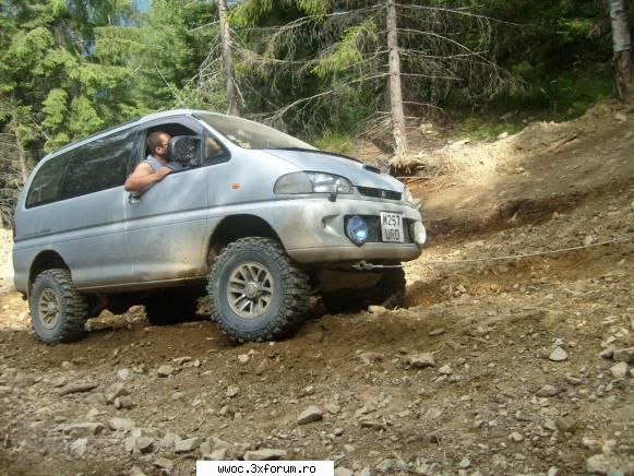 - Oaspeti la drum de seara... - aveam un pic de mers pe sarma - Intalniri la sfarsit de saptamana
