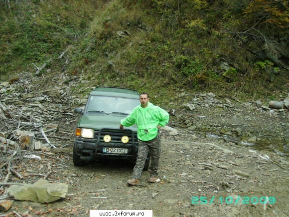 LAND ROVER DISCOVERY ,98,4000 v8i,lada niva 'balsoi' - mai departe pe jos k eram o - Prezentare masini