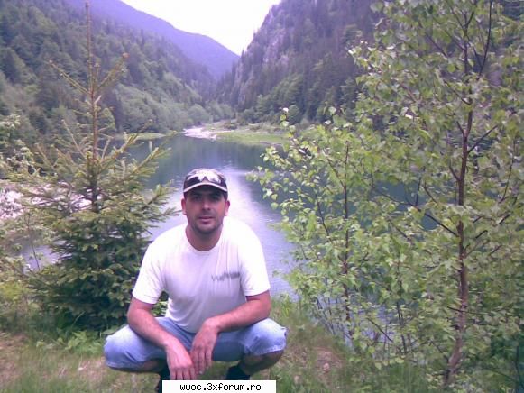 Lacul Galbenu (1304 m) - Si acum, mai jos, catre Ciungetu....Lacul - Intalniri la sfarsit de saptamana
