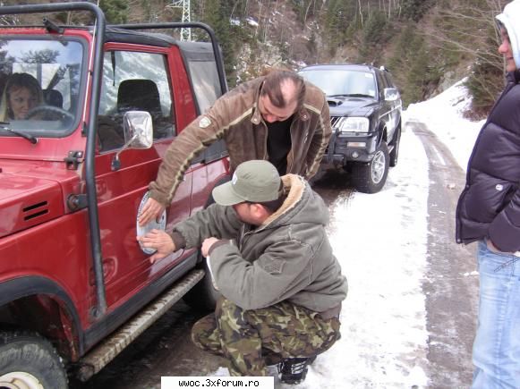 Lacul Galbenu (1304 m) - Si cu aceasta ocazie, am " distribuit" in mod - Intalniri la sfarsit de saptamana