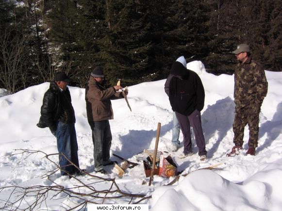 Lacul Galbenu (1304 m) - Si am poposit langa un gratar - Intalniri la sfarsit de saptamana