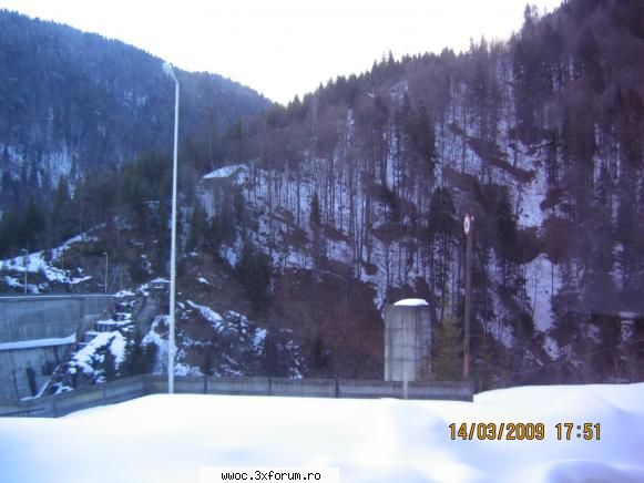Lacul Galbenu (1304 m) - barajul de la Petrimanu... Lacul era - Intalniri la sfarsit de saptamana