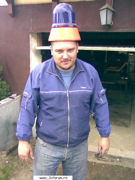 nume: sima ( 30 ani ) si de doi ani in in continua schimbare. momentan strajer sau...fiul ramnicu